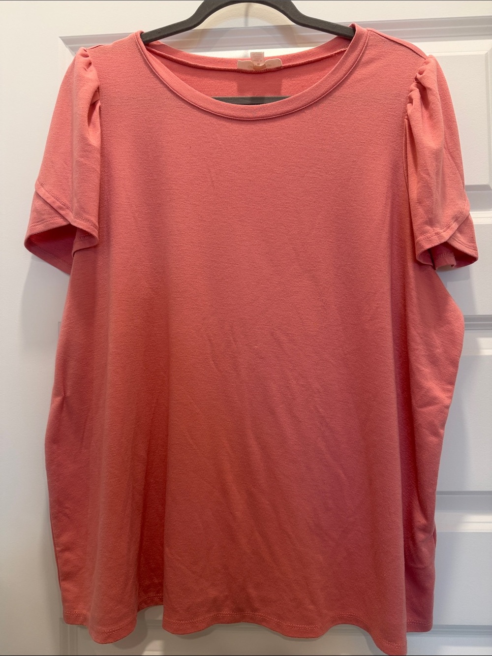 Cable & Gauge Coral Short Sleeve Crewneck Top